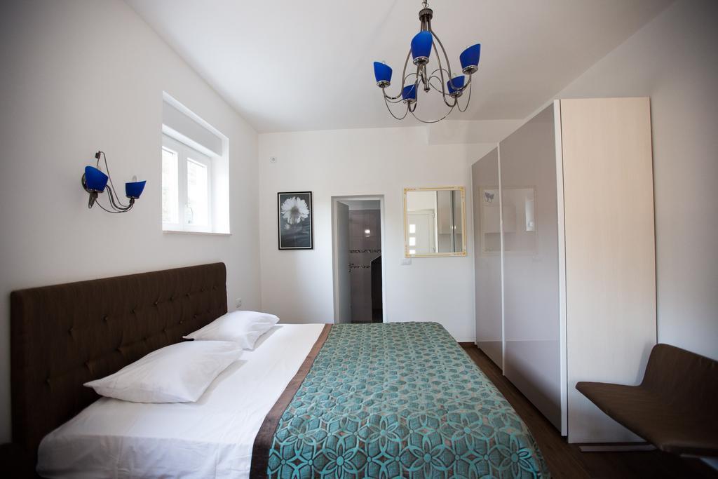 Aida Apartments And Rooms For Couples And Families Free Parking Дубровник Номер фото